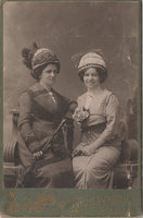 Sisters_Luzhnovs1.jpg